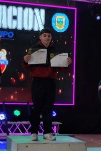 Read more about the article Felicidades Álvaro! Campeón nacional de su categoría Sub-junior Competencia de POWERLIFTING 2023.