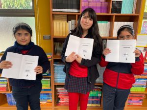 Read more about the article 📚 Alumnos ayudando en la catalogación de libros: “Crítica de la Razón Pura” 📚